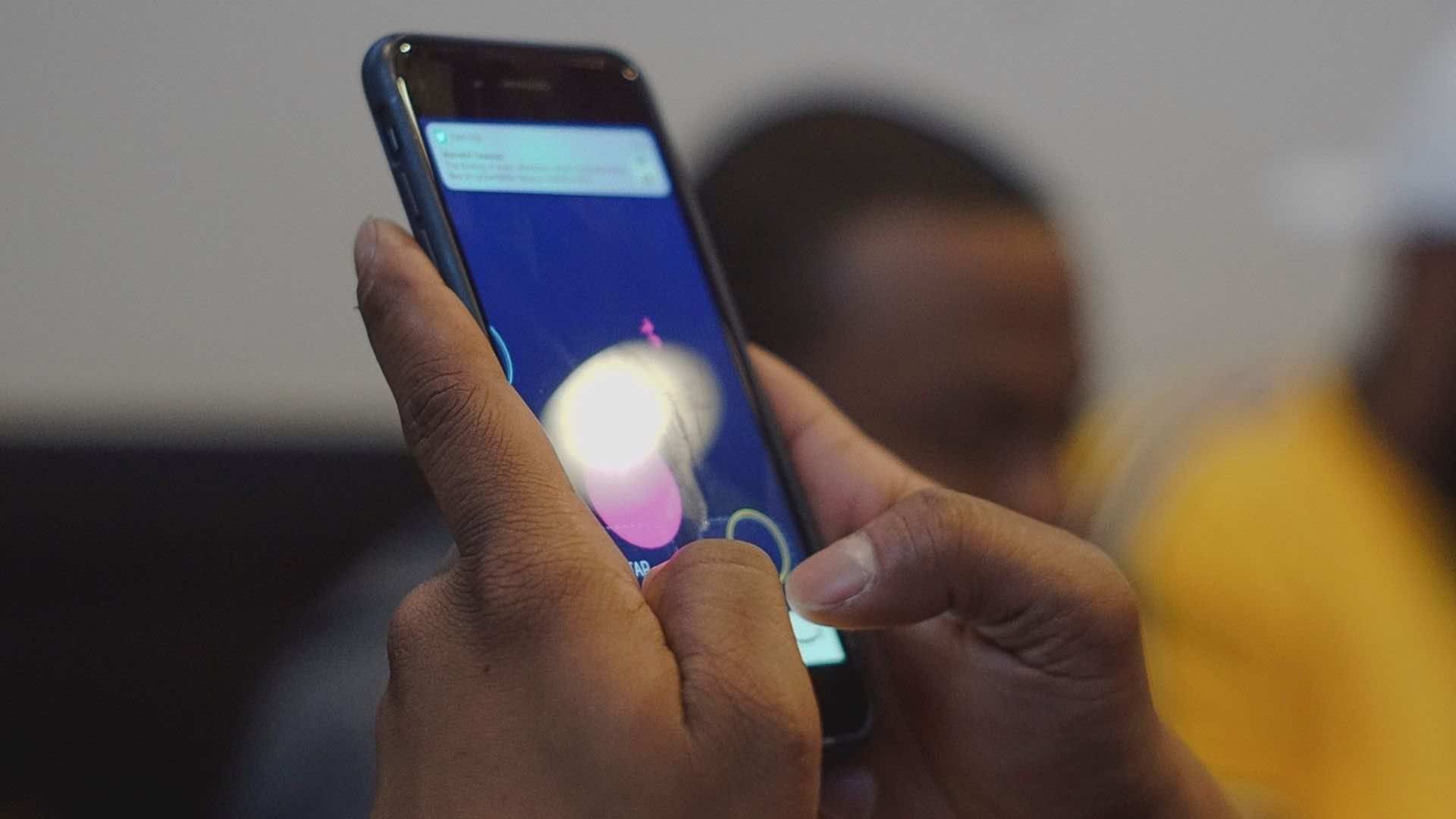 Is Social Media Damaging My Ability To Read the Bible?